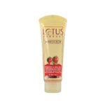 Lotus Herbals Berryscrub Strawberry & Aloe Vera Exfoliating Face Wash